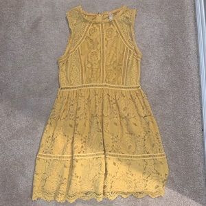 YELLOW DRESS!